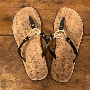 Micheal Kors thong sandals size 8